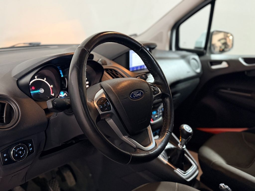 Ford Transit Courier 2021