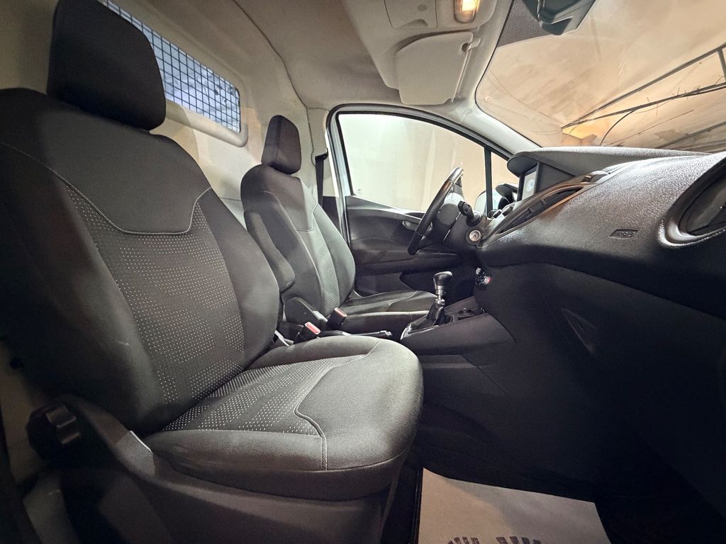 Ford Transit Courier 2021