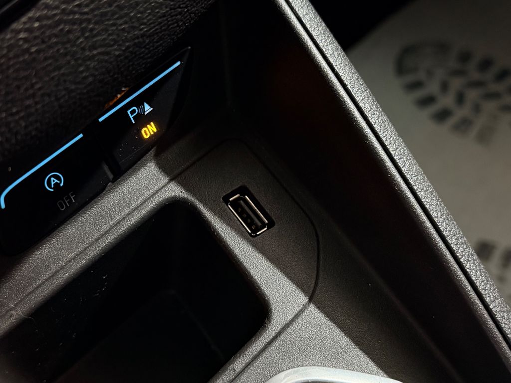 Ford Transit Courier 2021