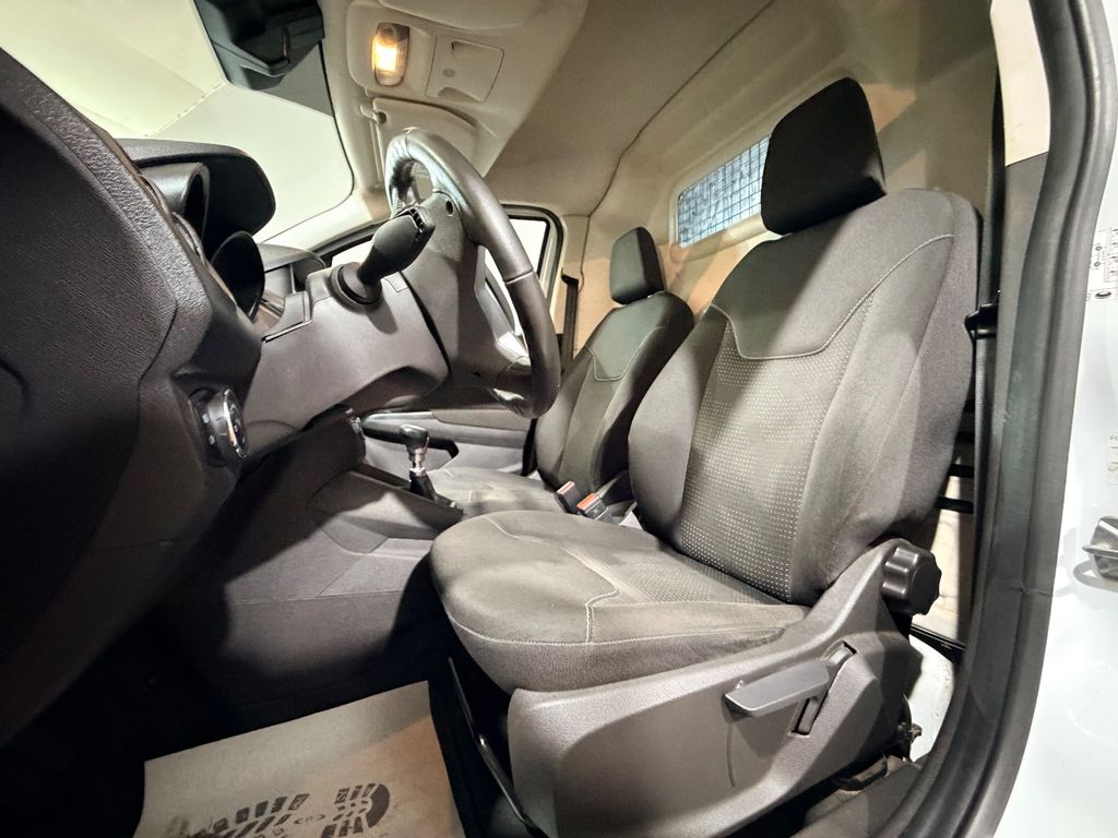 Ford Transit Courier 2021
