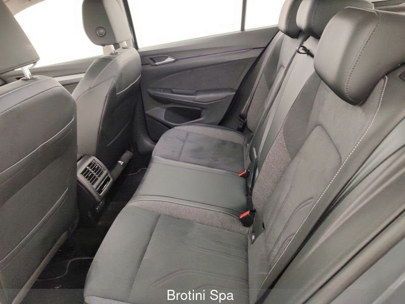 Volkswagen Golf 2025