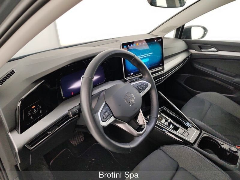 Volkswagen Golf 2025