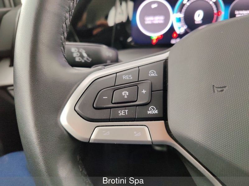 Volkswagen Golf 2025