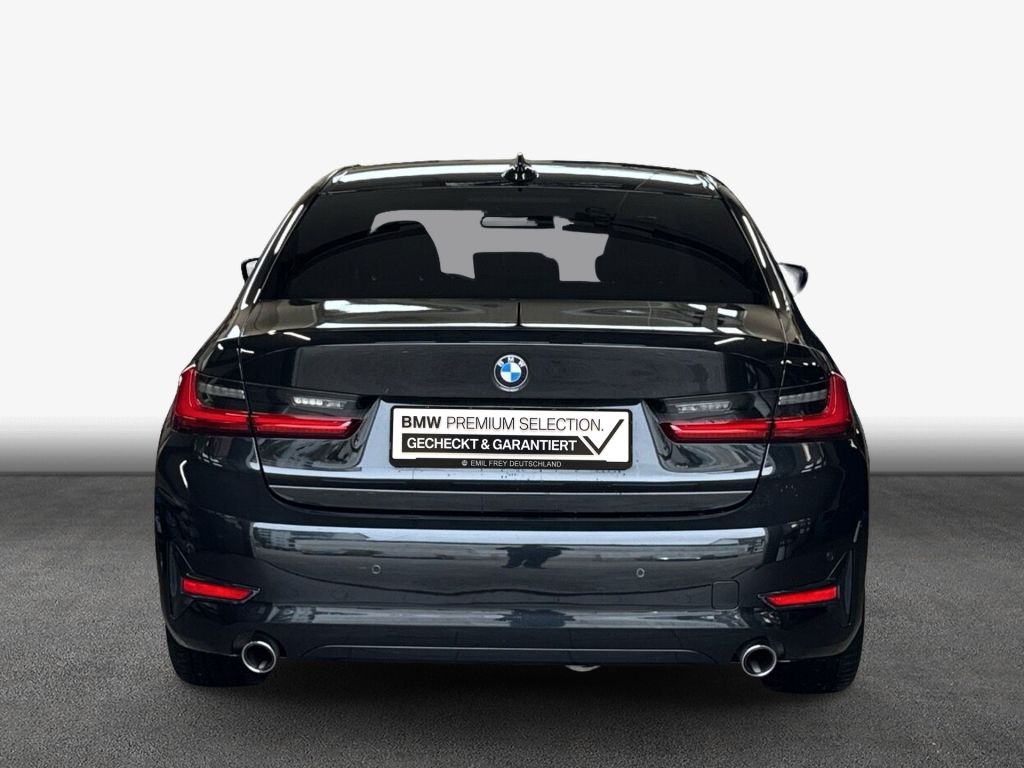 BMW 318 2021