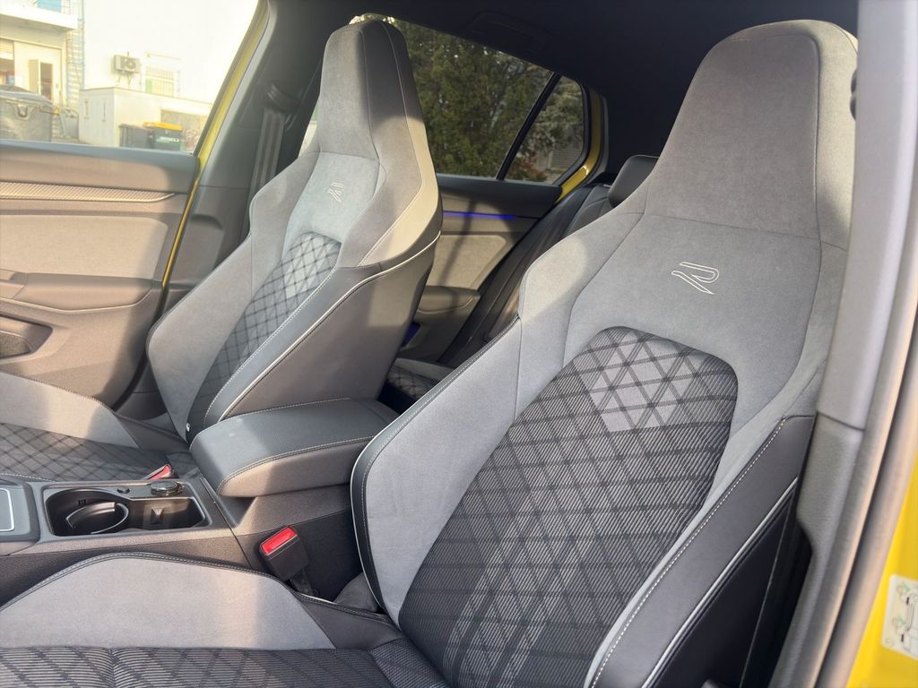 Volkswagen Golf 2021