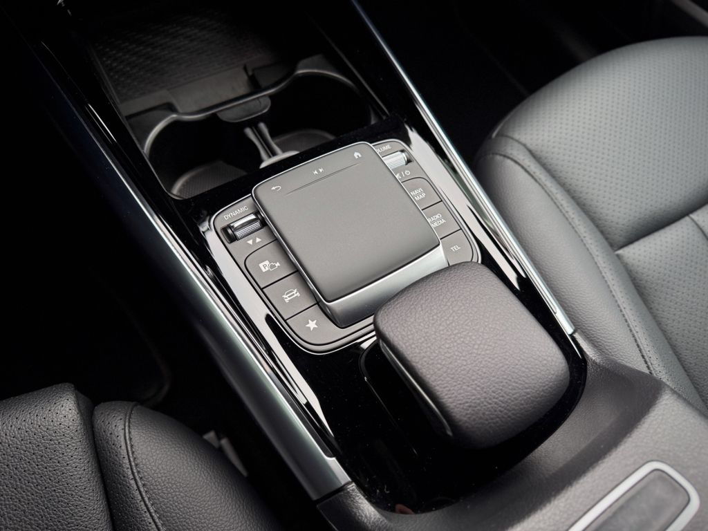 Mercedes-Benz GLA 200 2022