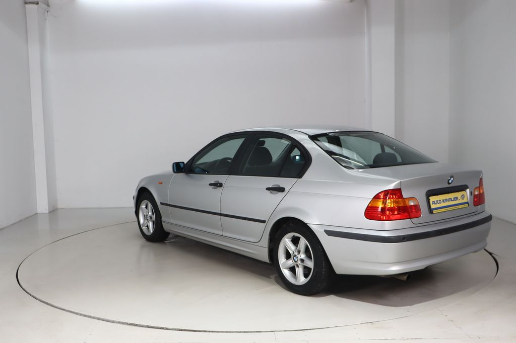 BMW 318 2002