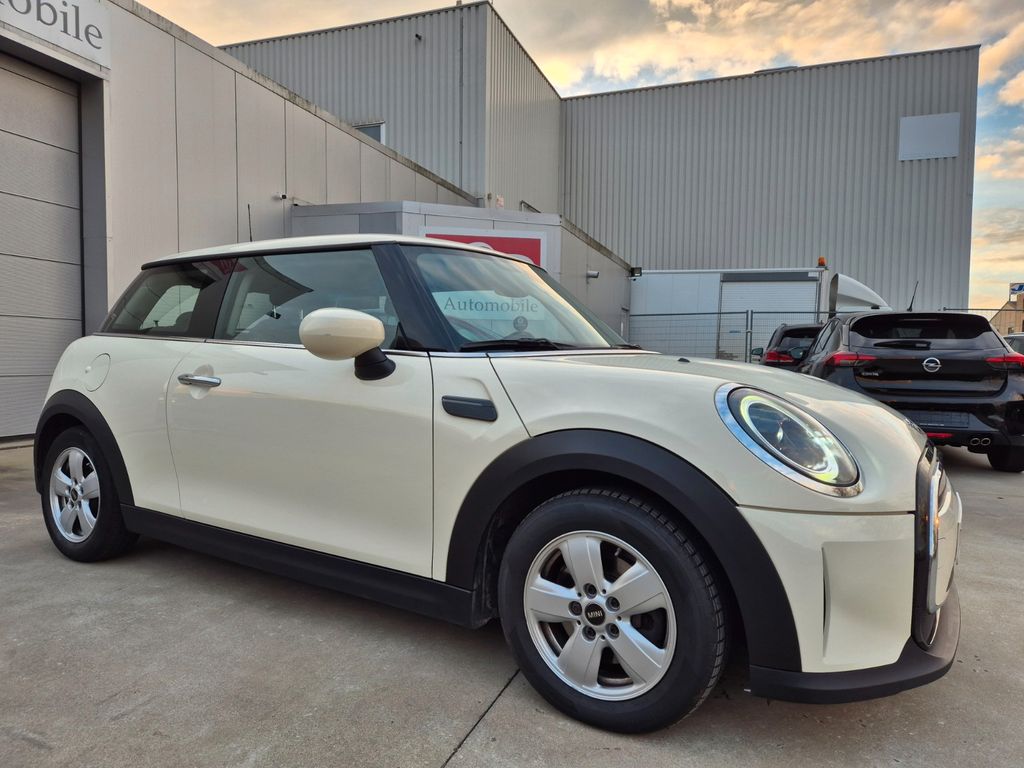 MINI ONE 2022