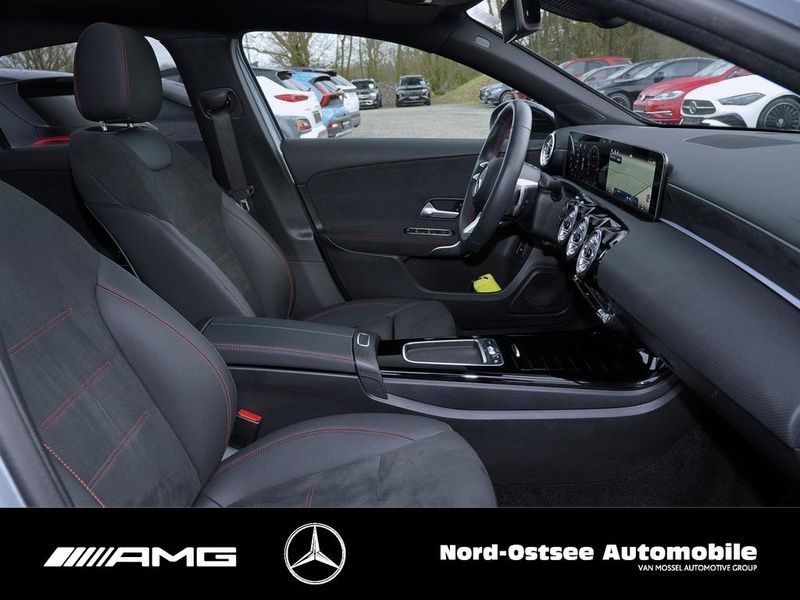 Mercedes-Benz A 200 2025