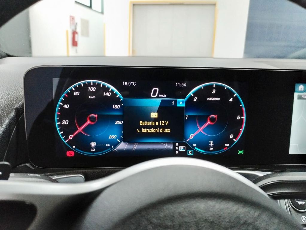 Mercedes-Benz GLB 180 2021