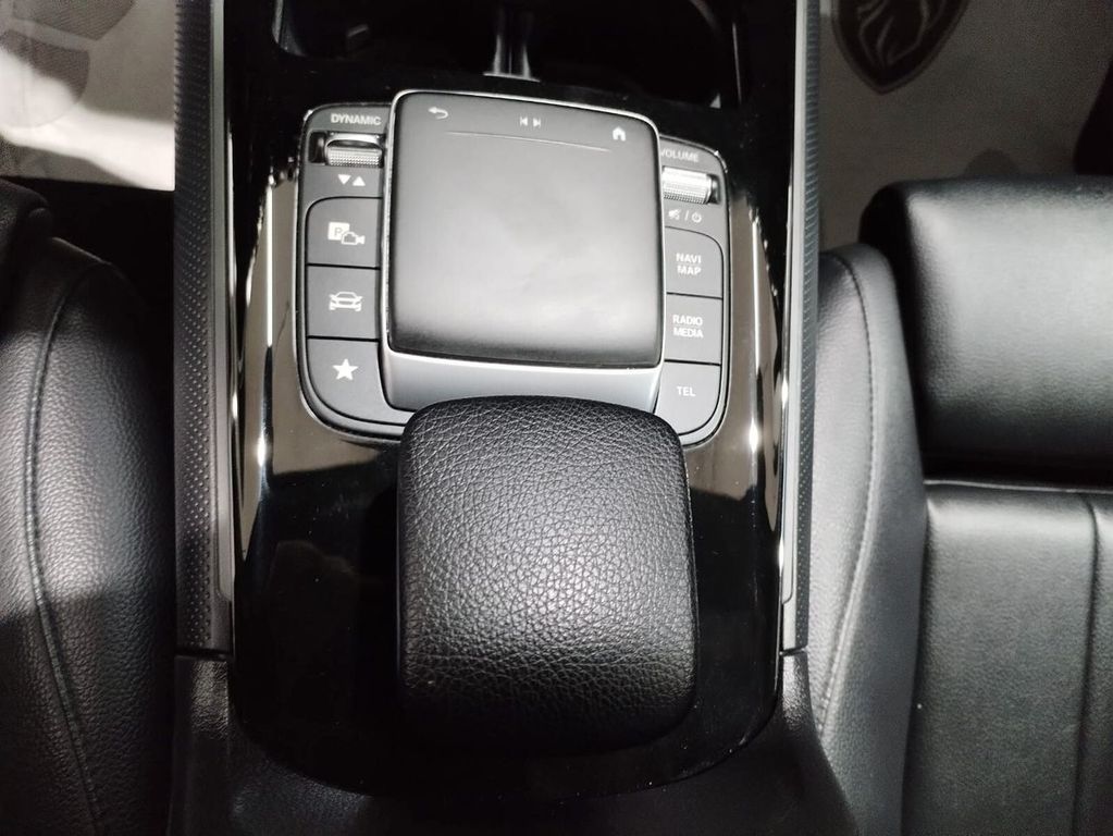 Mercedes-Benz GLB 180 2021