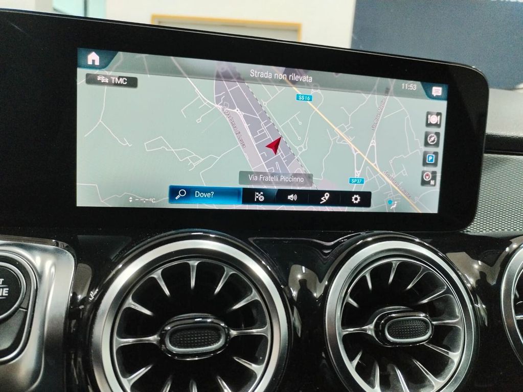 Mercedes-Benz GLB 180 2021