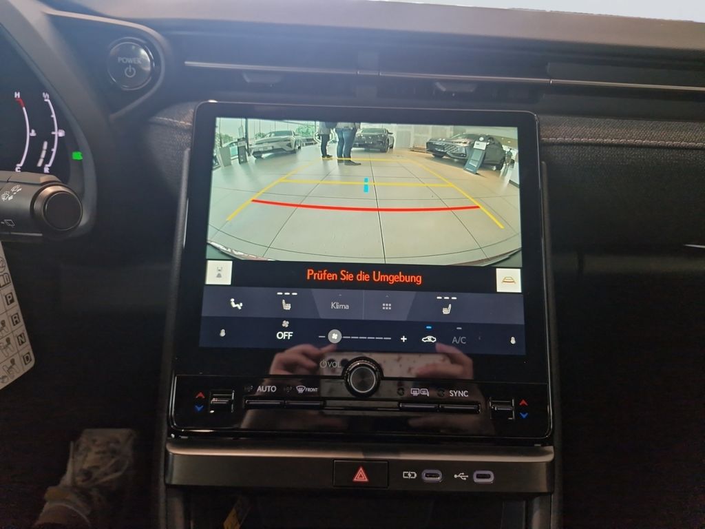 Lexus LBX