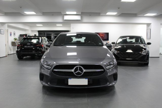 Mercedes-Benz A 200 2021