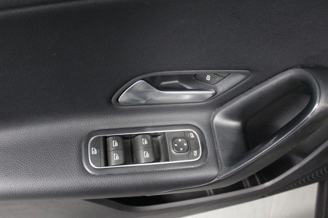 Mercedes-Benz A 200 2021