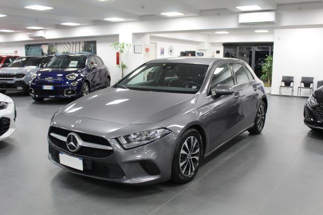Mercedes-Benz A 200 2021