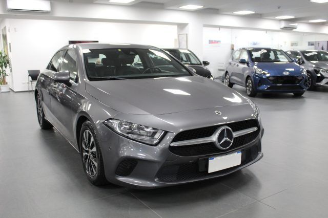 Mercedes-Benz A 200 2021