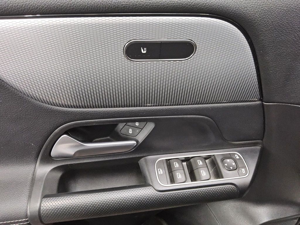 Mercedes-Benz GLA 180 2022