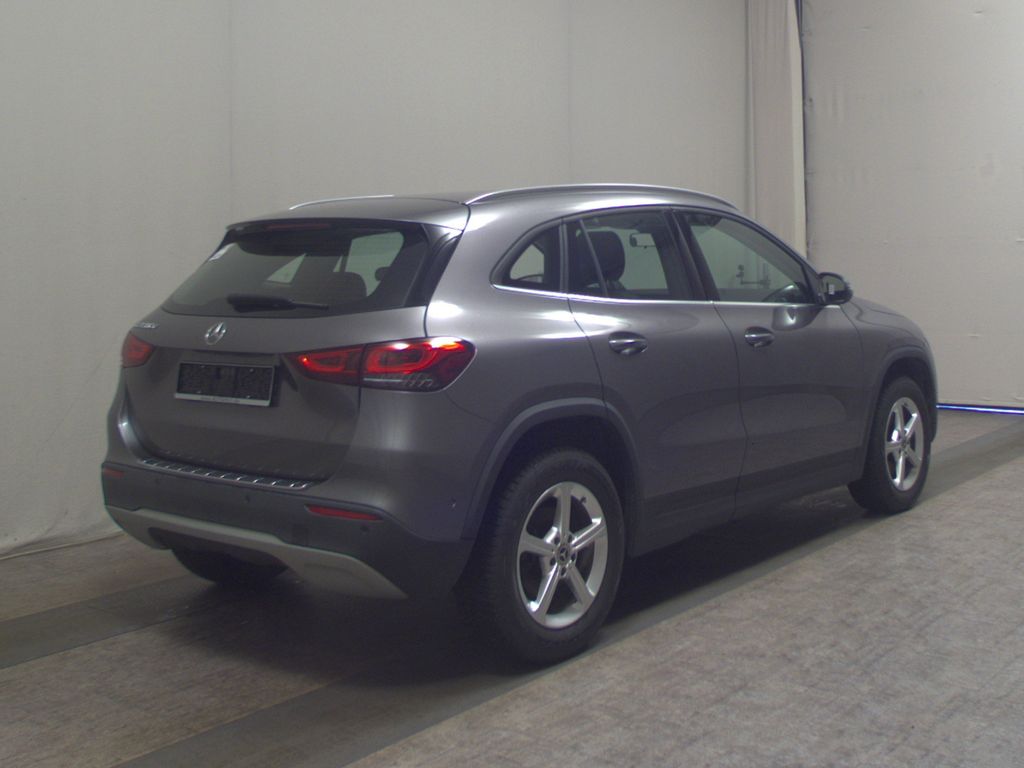 Mercedes-Benz GLA 180 2022