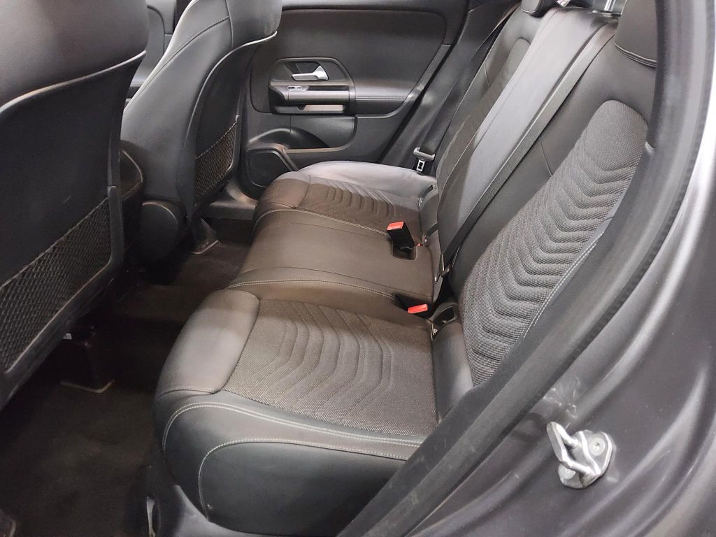 Mercedes-Benz GLA 180 2022