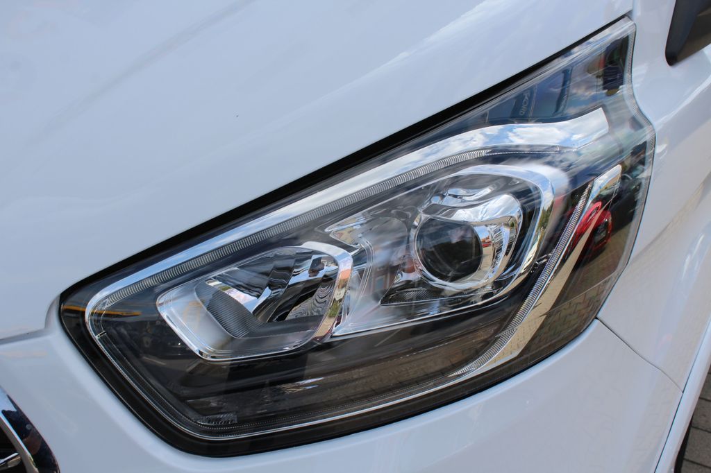 Ford Tourneo Custom 2023