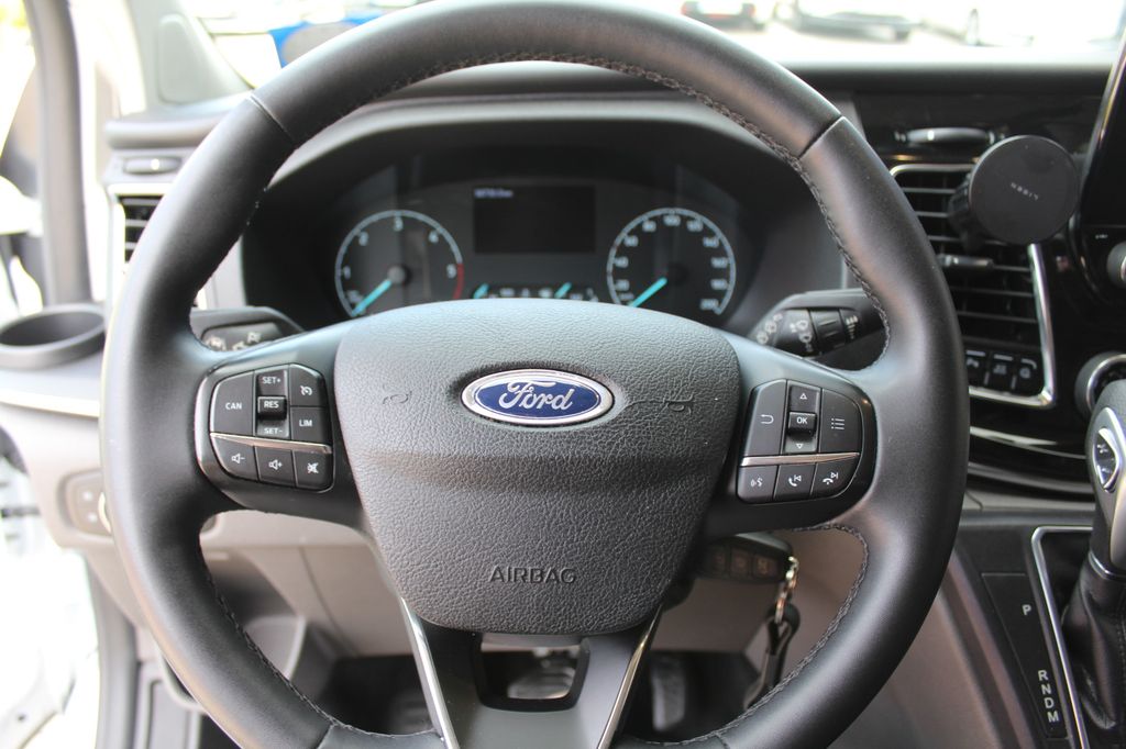 Ford Tourneo Custom 2023