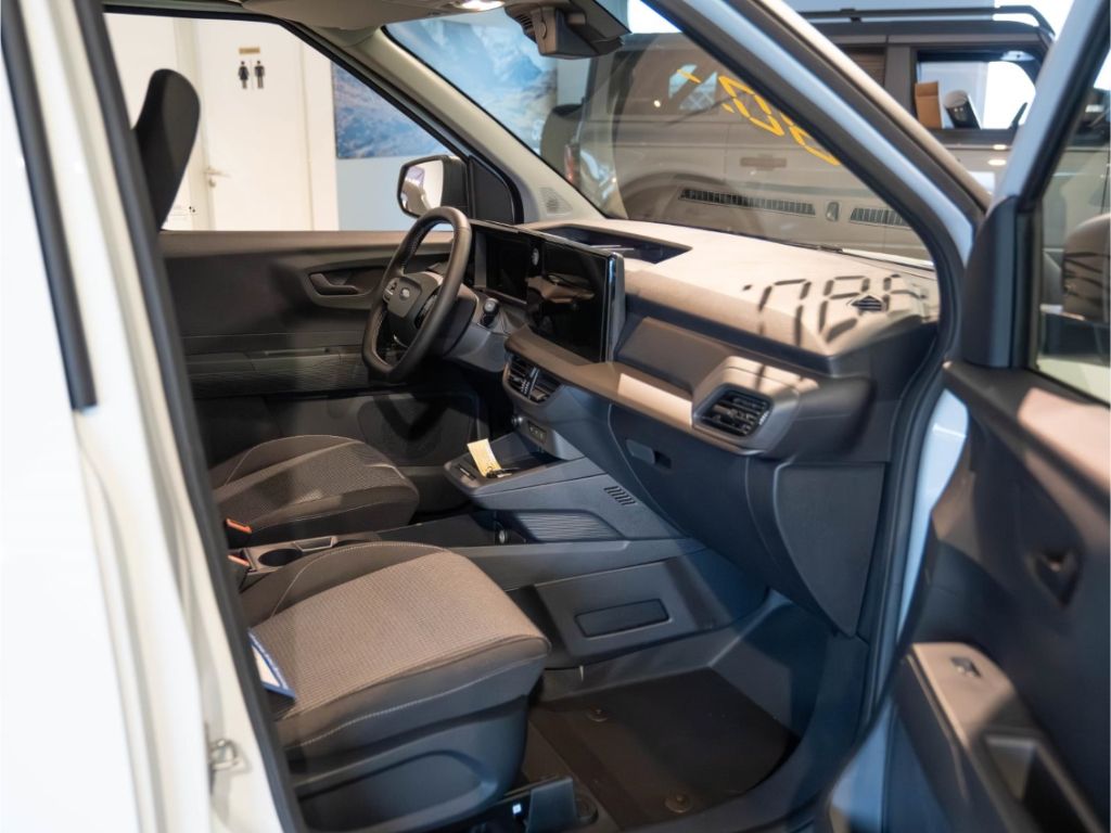 Ford Transit Courier 2025