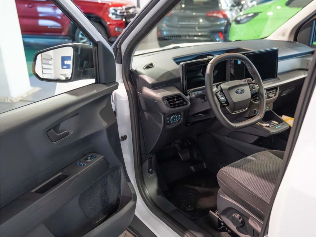 Ford Transit Courier 2025