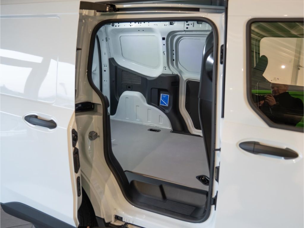 Ford Transit Courier 2025