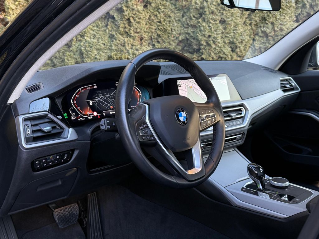BMW 318 2021