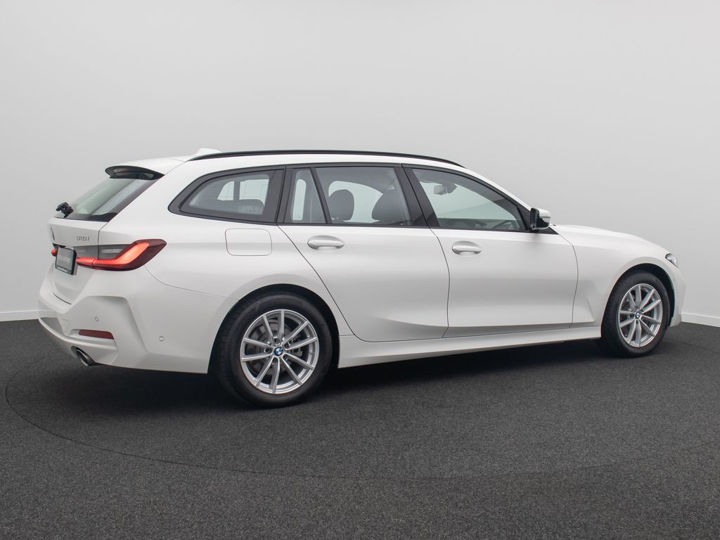 BMW 318 2024