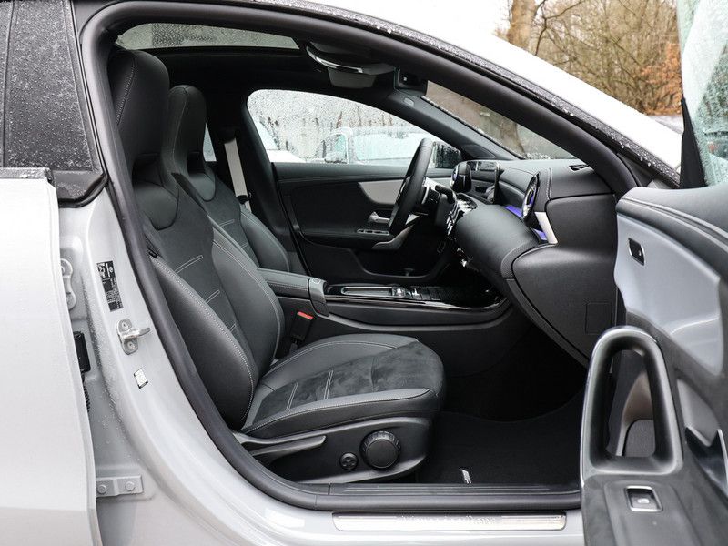 Mercedes-Benz CLA 200 2026