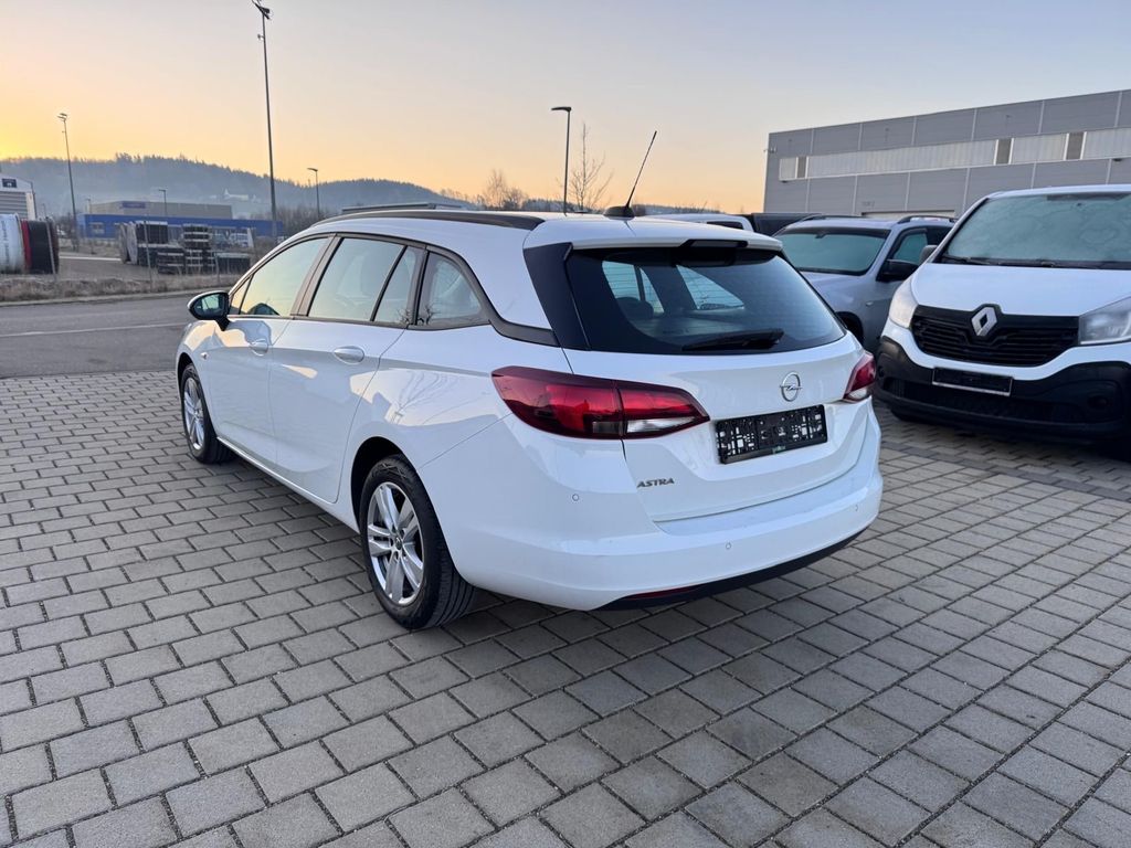 Opel Astra 2021