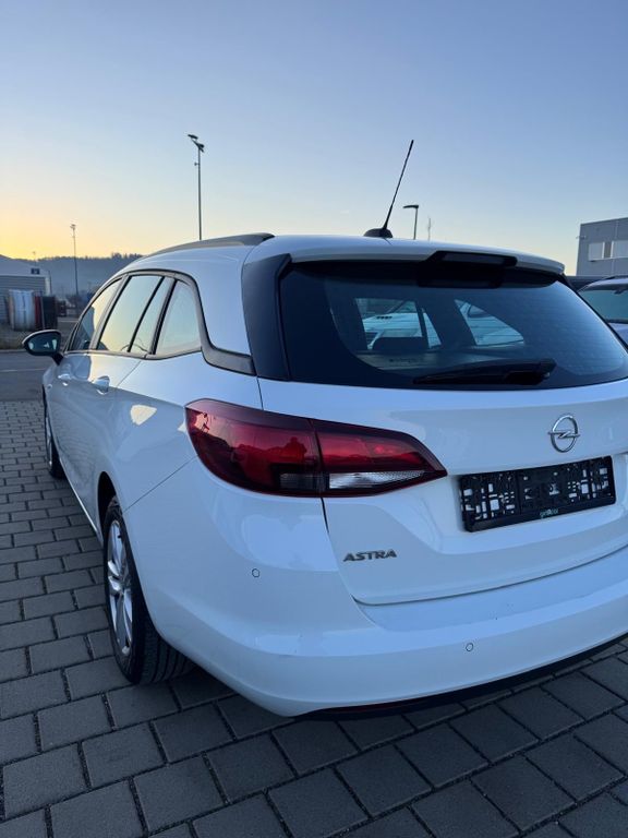 Opel Astra 2021