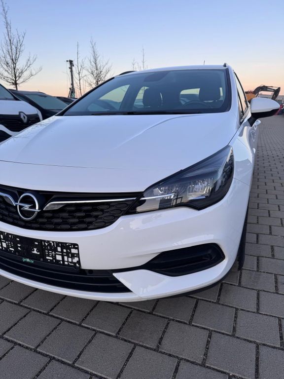 Opel Astra 2021