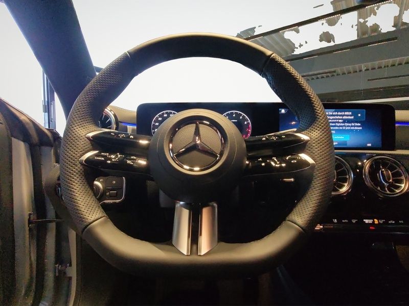 Mercedes-Benz CLA 180 2026