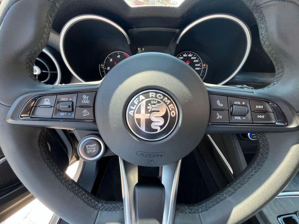 Alfa Romeo Stelvio 2022