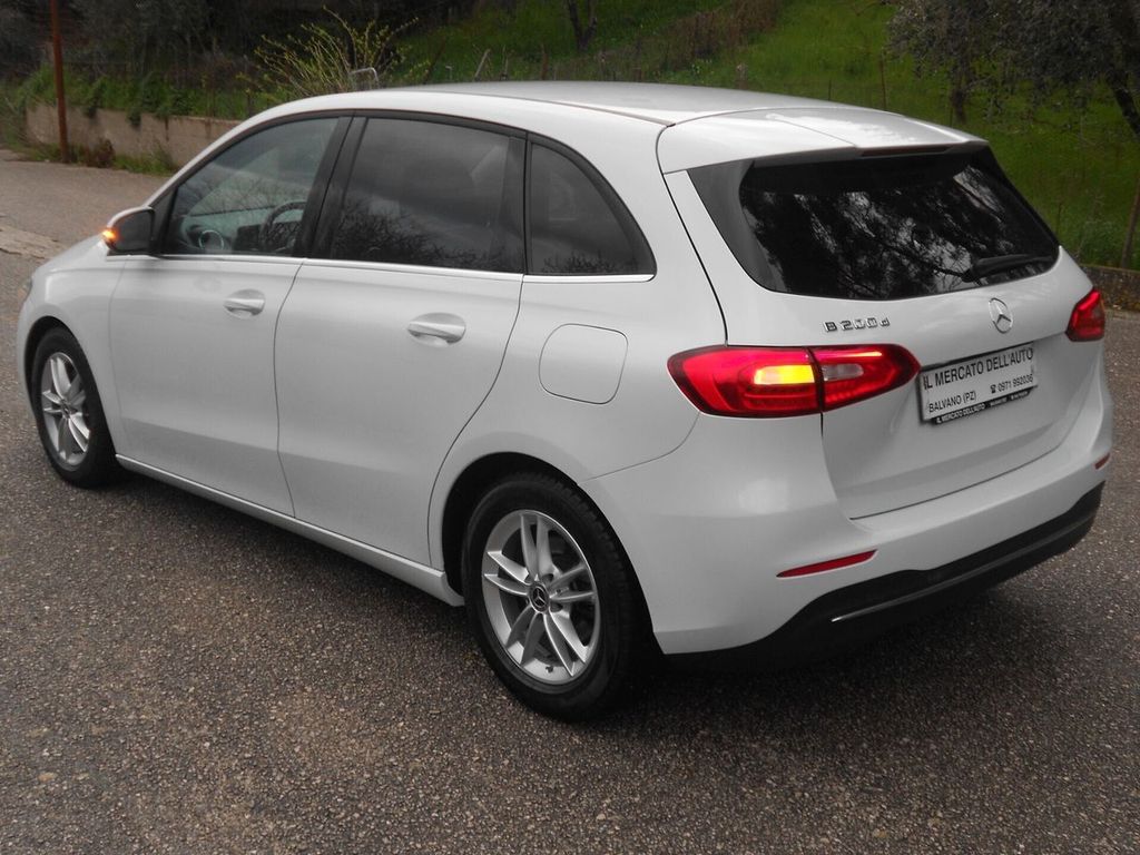 Mercedes-Benz B 200 2020