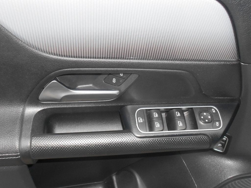 Mercedes-Benz B 200 2020