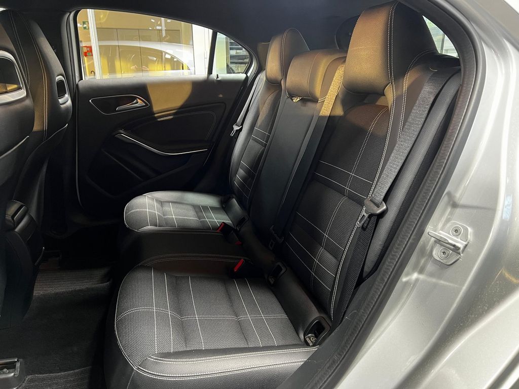 Mercedes-Benz A 180 2016