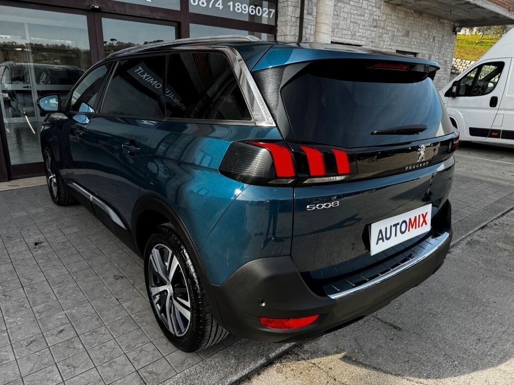 Peugeot 5008 2023
