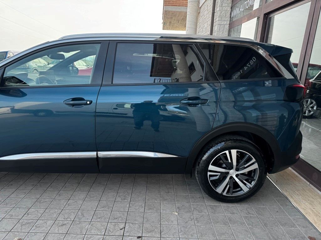 Peugeot 5008 2023