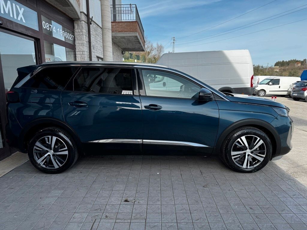 Peugeot 5008 2023
