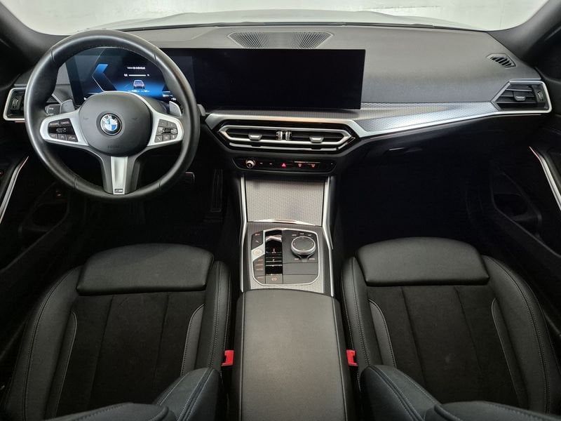 BMW 318 2024
