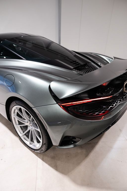 McLaren 750S