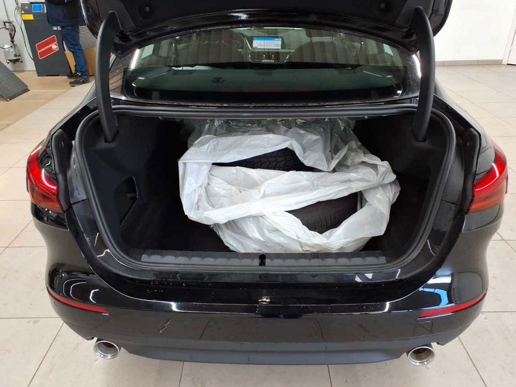 BMW 218 2023