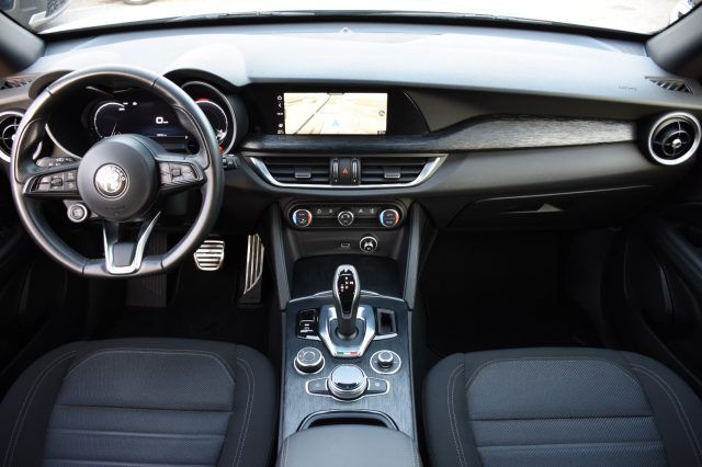 Alfa Romeo Stelvio 2023