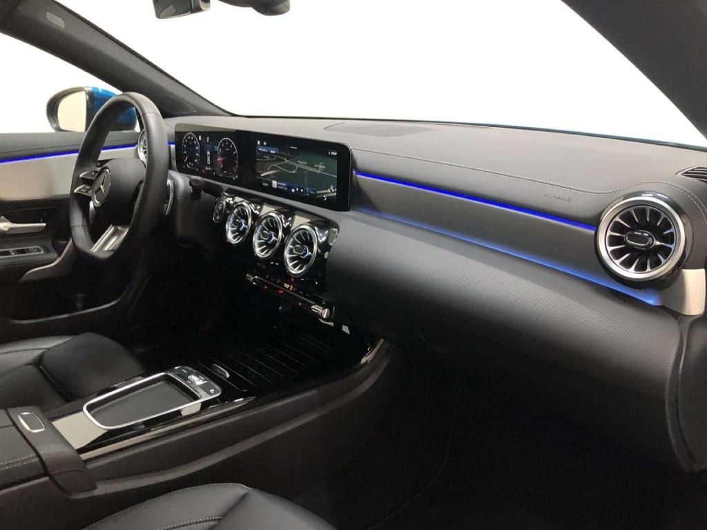 Mercedes-Benz CLA 180 2023