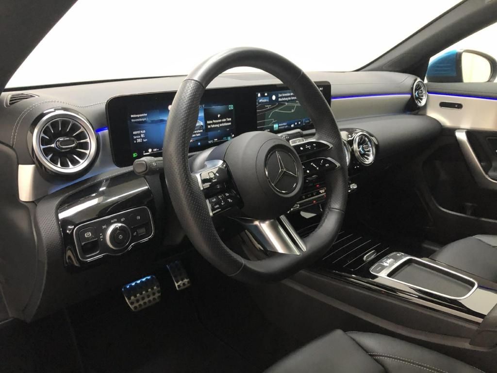 Mercedes-Benz CLA 180 2023