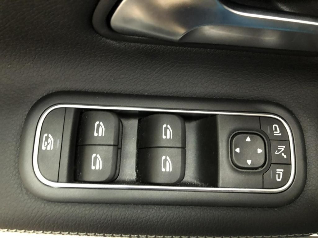 Mercedes-Benz CLA 180 2023